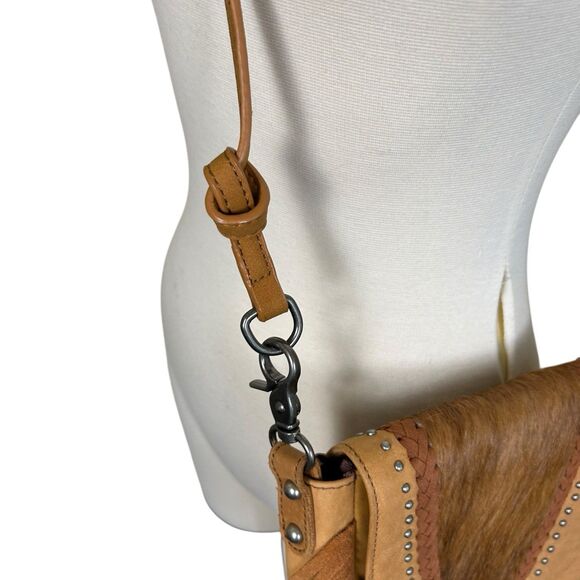 Montana West Women's Hair On Hide Cowhide Fringe Crossbody Suede Leather NWT - Picture 5 of 5